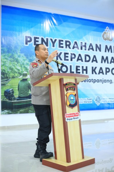 Kapolda Riau Bantu Nelayan Meranti Dorong Ekonomi Masyarakat Pesisir
