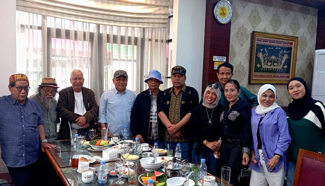 Asrizal Nur Pimpin YHPI 2025-2030, Lanjutkan Perjuangan Resmikan Hari Puisi Indonesia