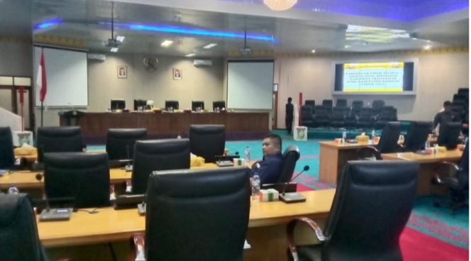 Hanya Dihadiri 8 Anggota, Paripurna Pandangan Akhir Fraksi Ranperda APBD-P 2022 Kembali Tertunda
