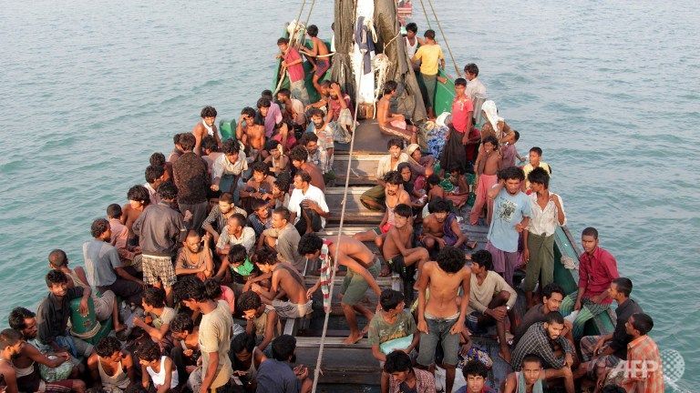 Indonesia begins search for migrant boats