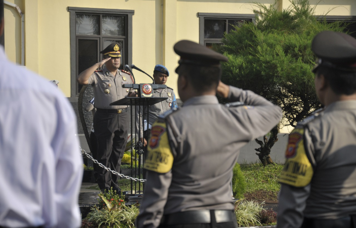 Kapolres Banjar Pimpin Upacara Pertama di Polres Banjar.