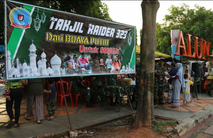 PRAJURIT BUAYA PUTIH TURUN KE JALAN