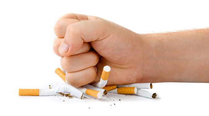 Jangan Langsung Merokok Saat Berbuka Puasa, Ini yang Terjadi pada Tubuh Anda