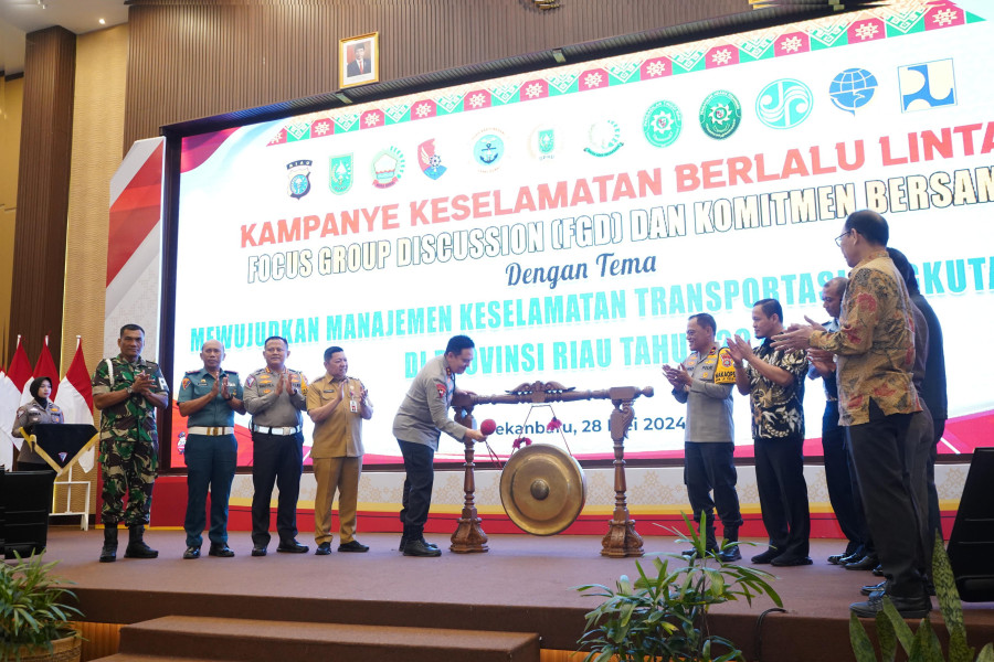 Ditlantas Polda Riau gelar Kampanye keselamatan dan FGD bersama pengusaha angkutan Umum.