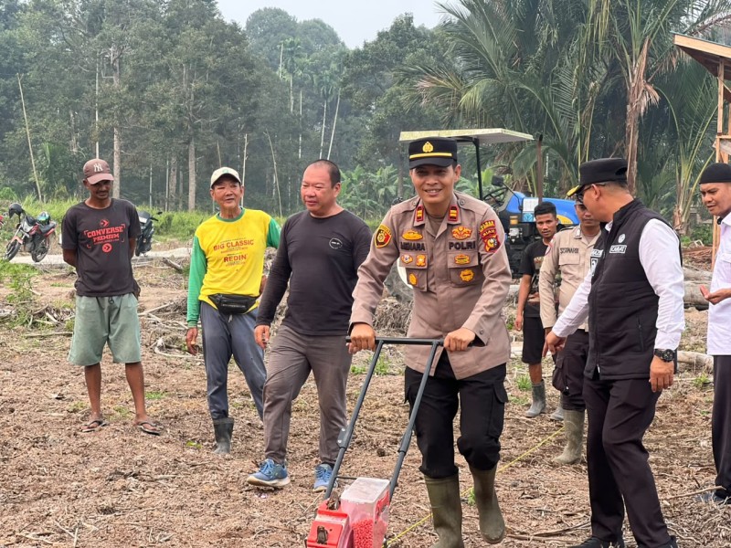 Dukung Ketahanan Pangan Nasional, Polsek merbau, Tanam Jagung 5 Hektar di Desa Bandul