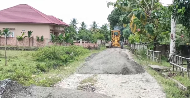 Pemkab Kampar Kembali Berikan Bentuk Kepedulian Pembangunan Jalan, Kades: Terima Kasih Pak Catur