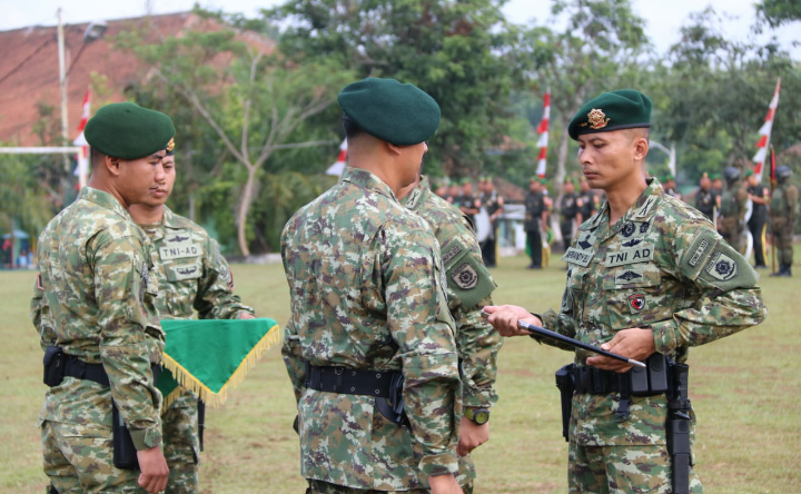 TONGKAT KEPEMIMPINAN DANYON RAIDER 323 KOSTRAD BERALIH TANGAN