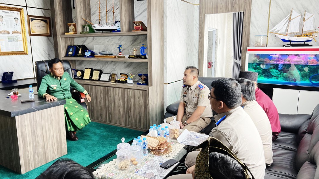 Bupati Meranti Terima Sertifikat Aset Tanah Pemda dari ATR/BPN