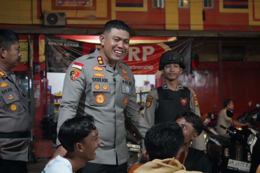 Kapolres Meranti AKBP Gede Adi Turun Langsung Patroli Malam di Selatpanjang