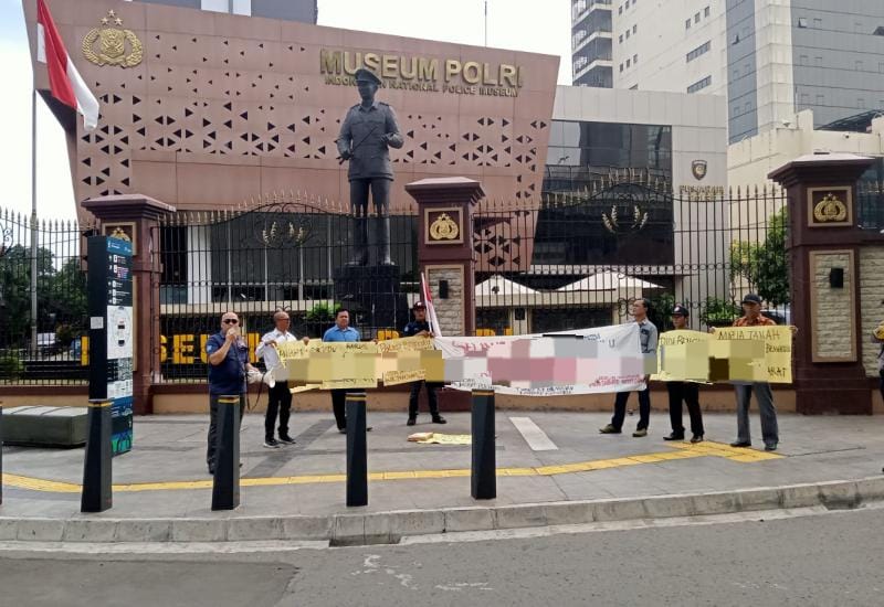 Mahasiswa AMPK Indonesia Tuntut Mabes Polri Tangkap Bupati Rohil Terkait Dugaan Ijazah Palsu
