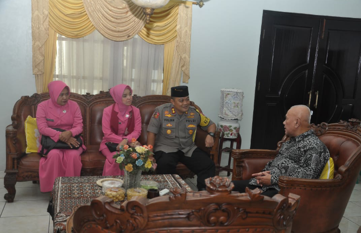 Silaturahmi Kapolres Banjar Dengan Tokoh Masyarakat Dalam Rangka HUT Bhayangkara Ke 73