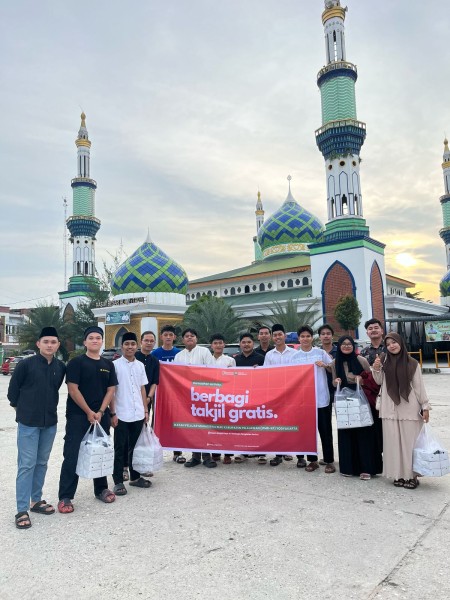 IPMR-KP Yogyakarta Gelar Aksi Berbagi Takjil di Pelalawan