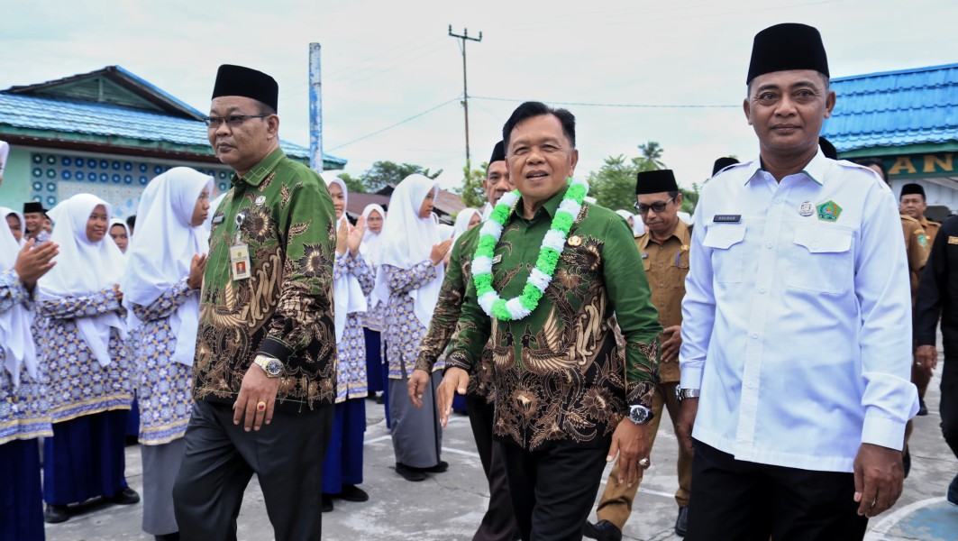 Bupati Kepulauan Meranti Lepas Kontingen OMI 2025 Menuju Tingkat Provinsi