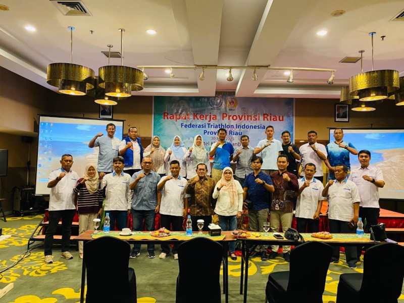 RAKERPROV FTI RIAU 2025 RESMI DIBUKA, DISPORA RIAU DUKUNG PEMBINAAN ATLET TRIATHLON