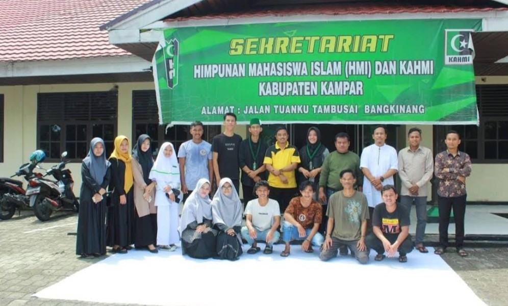 KAHMI Kampar dan HMI Komisariat Lapran Pane Kurban 1 Ekor Sapi, Bupati Ahmad Yuzar Beri Dukungan