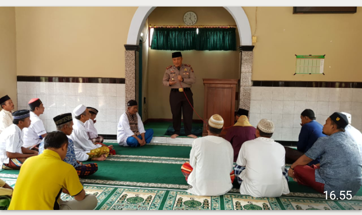 Kapolres Banjar Shalat Jumat di Masjid Jami Al Ikhlas Dusun Randengan